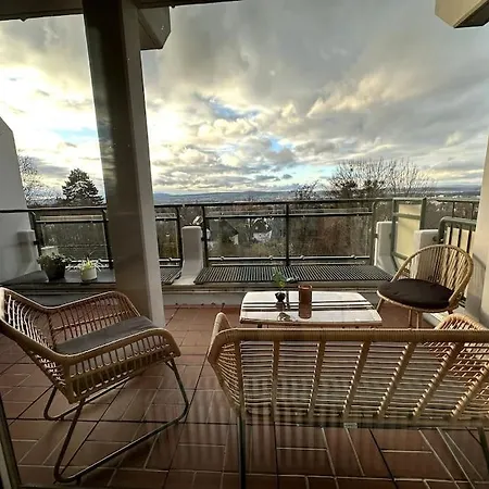 Ruhiges Penthouse Mit Weitblick
